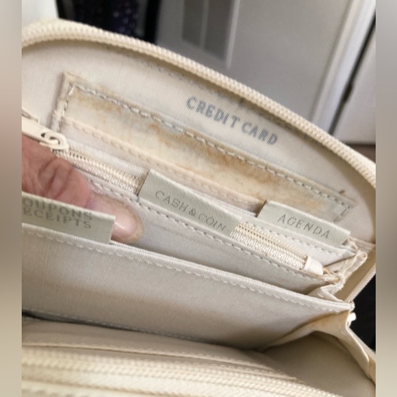 Rosetti Ivory Crossbody Purse 56” Removable Strap also has Handles - Picture 11 of 11